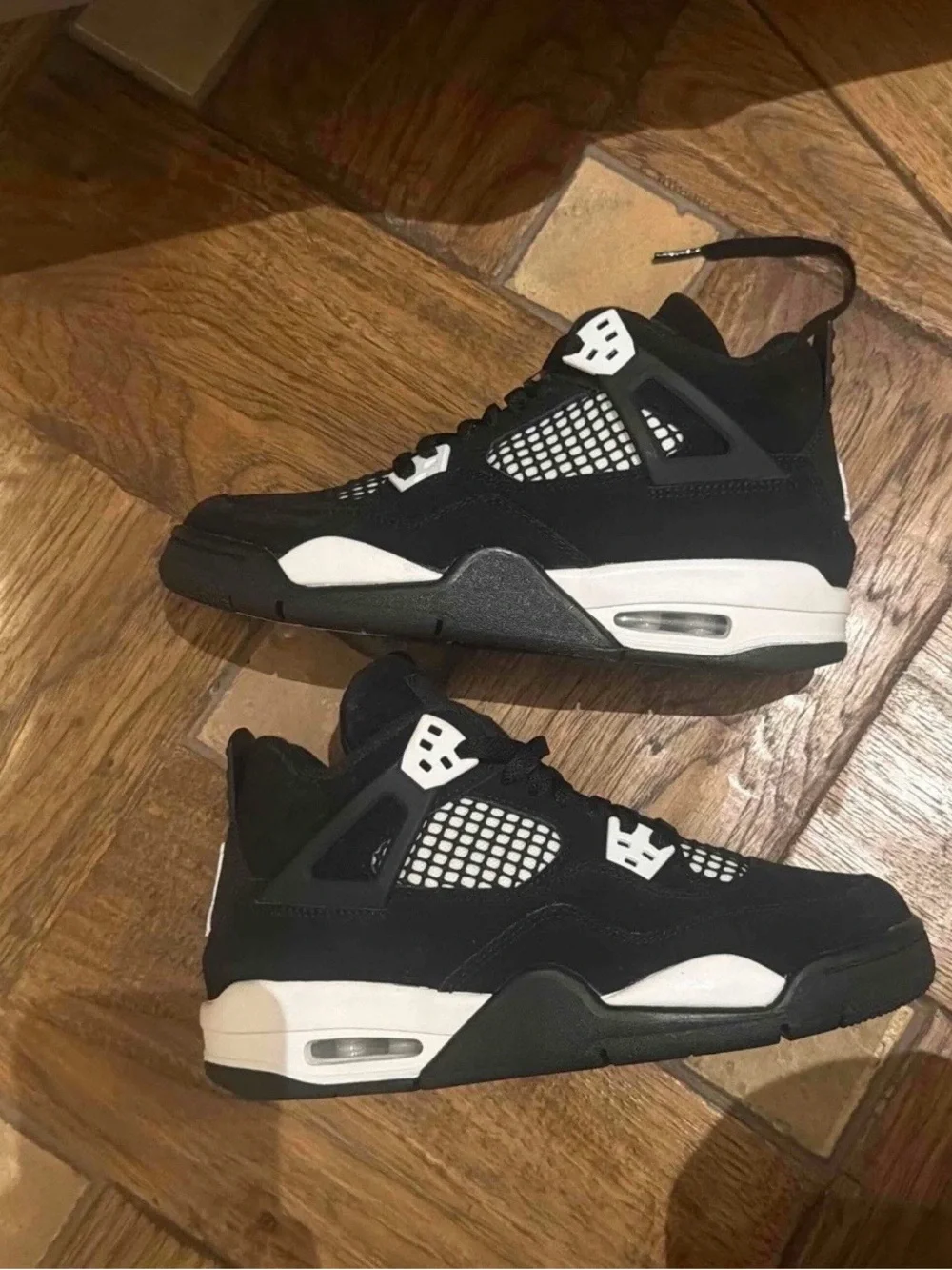 White Thunders JORDAN 4